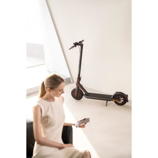 Trottinette électrique XIAOMI Electric Scooter 4 Pro FR 700W 10" – Image 6